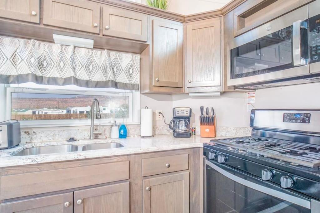 Redrock Moab Tiny House W Large Loft Site 8 Villa Luaran gambar